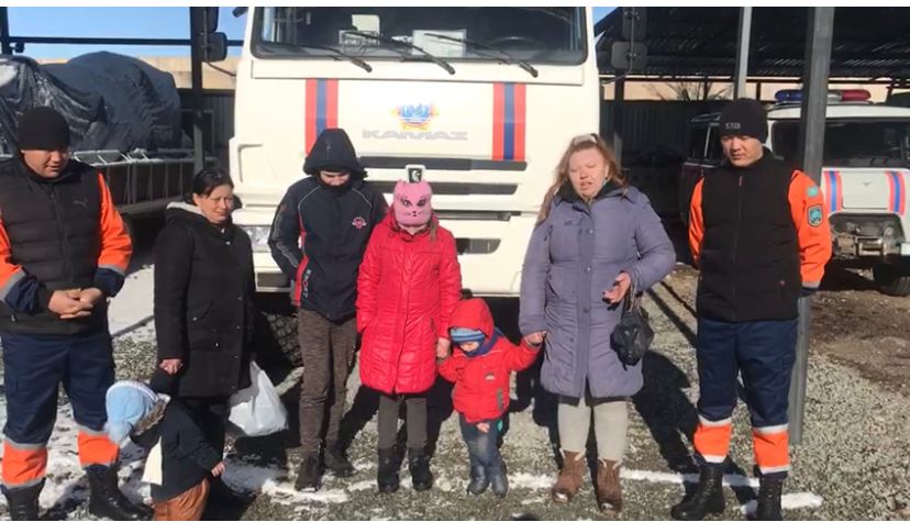 Алматы облысының құтқарушылары балалары бар әйел адамдарды құтқарды