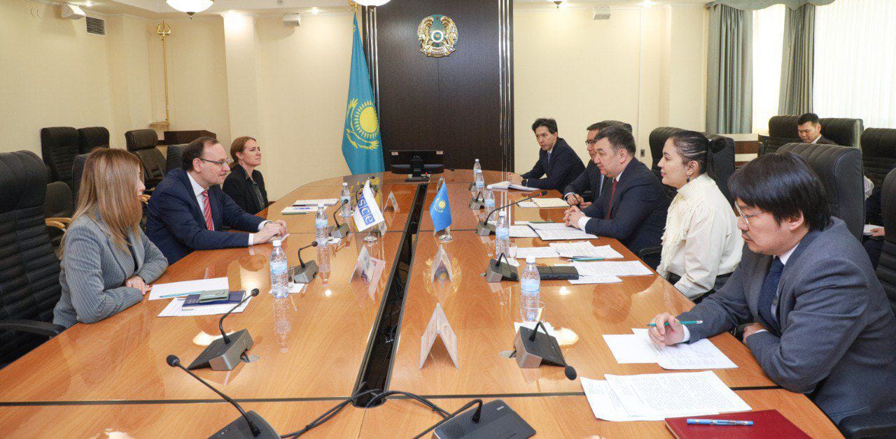 Министр Дархан Кыдырали встретился с Главой Офиса Программ ОБСЕ в Астане Фолькером Фробартом
