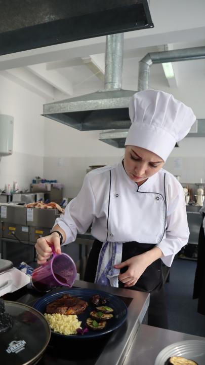 Областная стажировка для студентов колледжей региона, обучающихся на поваров по специальности «Организация питания»