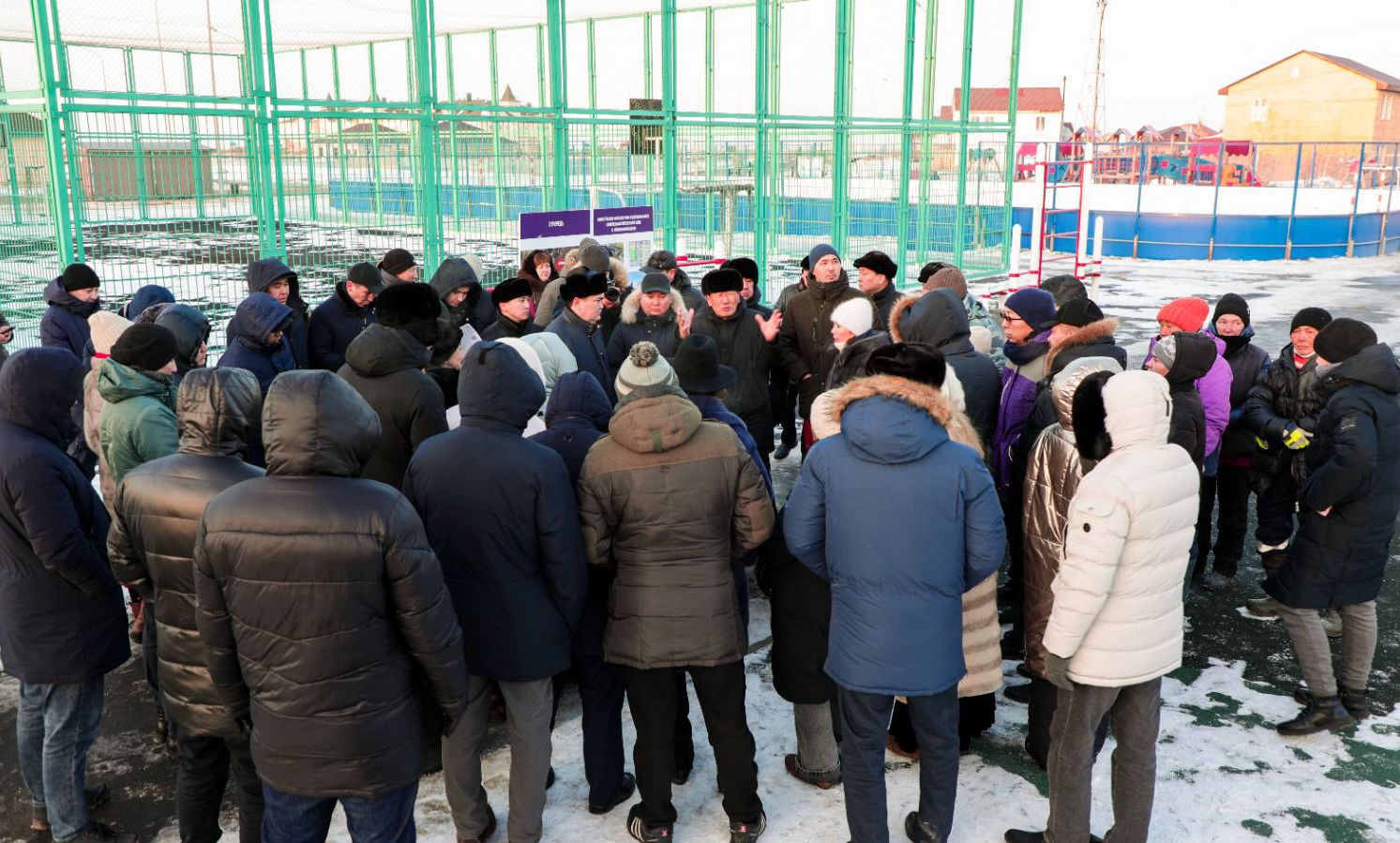 Женис Касымбек встретился с жителями ЖМ Уркер