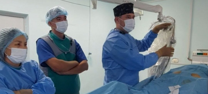 Алматының интервенциялық хирургтары мұрыннан үздіксіз қан кетумен ауыратын пациентке сирек операция жасады