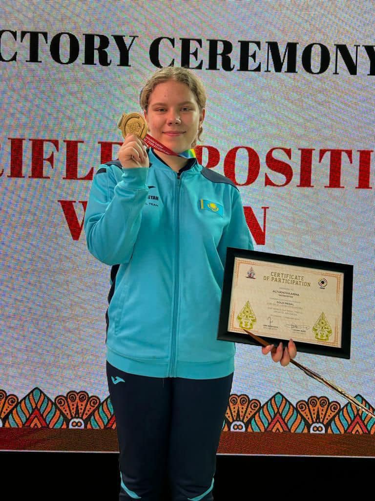 Казахстанская спортсменка одержала победу над олимпийской чемпионкой на кубке мира по стрельбе в Индонезии: Министр культуры и спорта поздравил победительницу