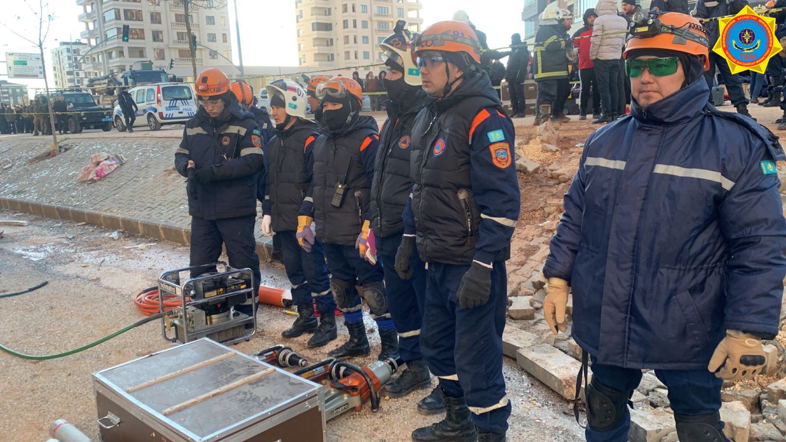 Спасатели МЧС Казахстана приступили к поисково-спасательным работам в Турции