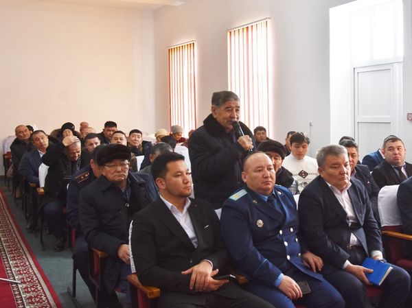 Аkim of Кazalinsky district met with villagers Zhalantos batyr and K.Primov