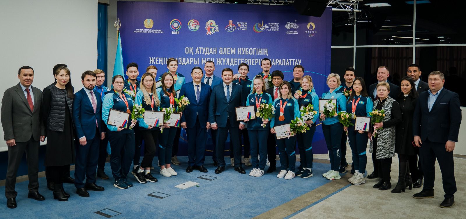 Министр культуры и спорта РК Асхат Оралов поздравил Казахстанских стрелков с исторической победой на Кубке мира