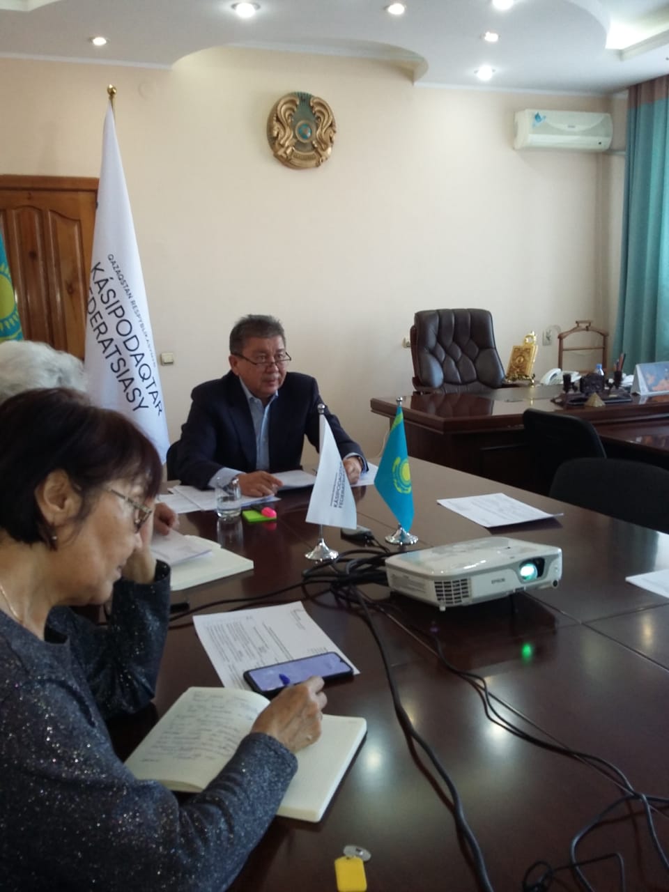 В ВКО ПРОВЕДЕНО ЗАСЕДАНИЕ ОБЛАСТНОЙ ТРЕХСТОРОННЕЙ КОМИССИИ ПОД ПРЕДСЕДАТЕЛЬСТВОМ ПРОФСОЮЗОВ