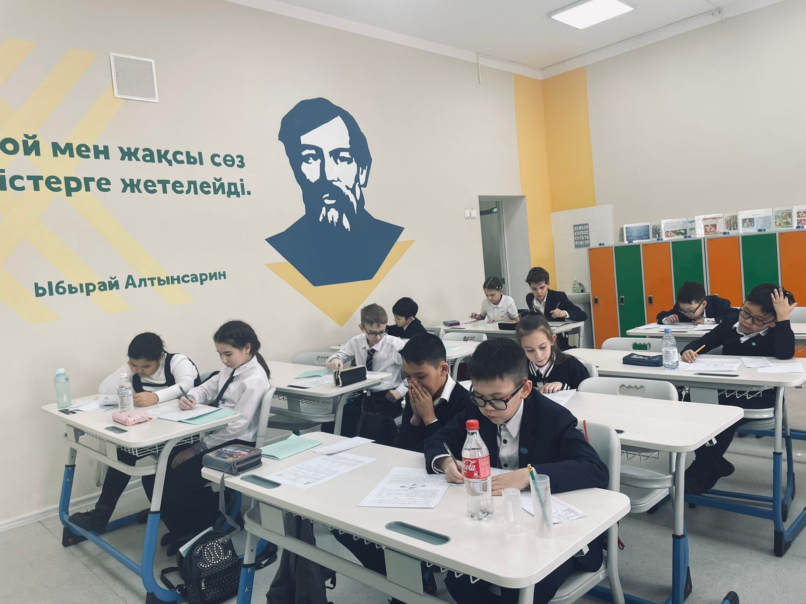 В знании математики соревновались учащиеся начальных классов