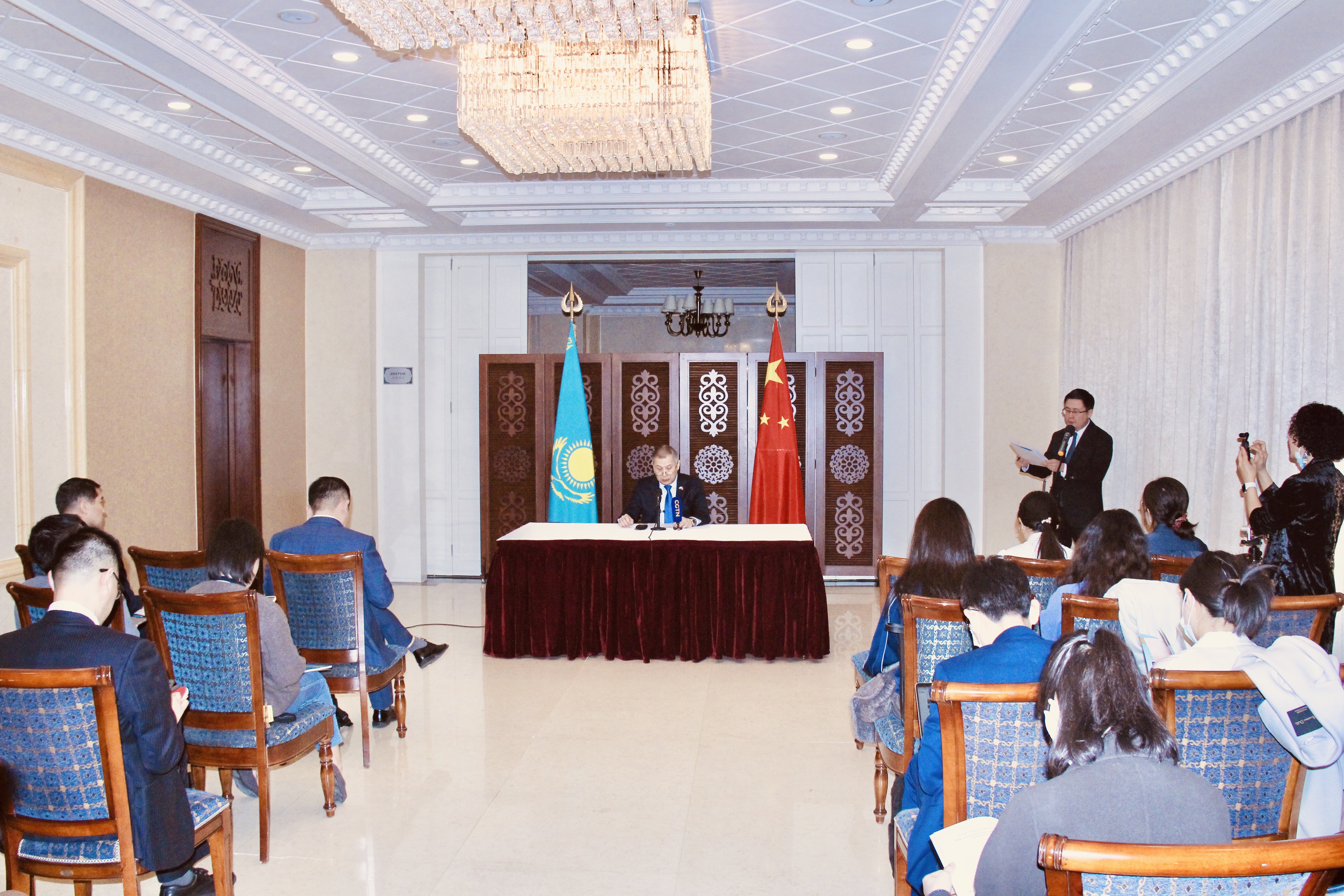 Посол Казахстана в Китае информировал китайские СМИ об особенностях предстоящих выборов в Мажилис Парламента РК