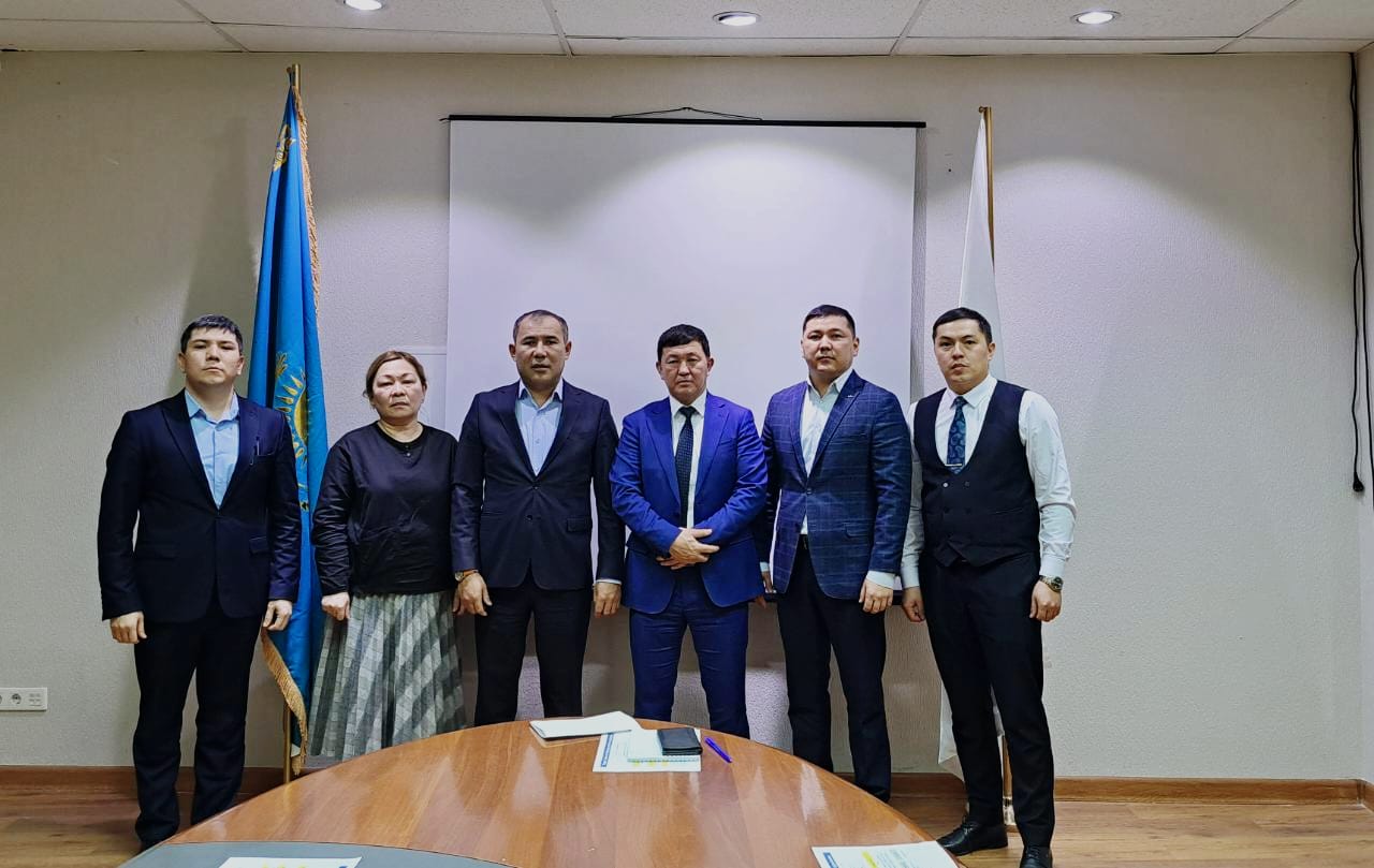 At the National Accreditation Center, a meeting was held with representatives of Halal Damu LLP - Director Aibek Askarbekuly Atashev and Chief technology expert Zhanar Muratkyzy Saporova