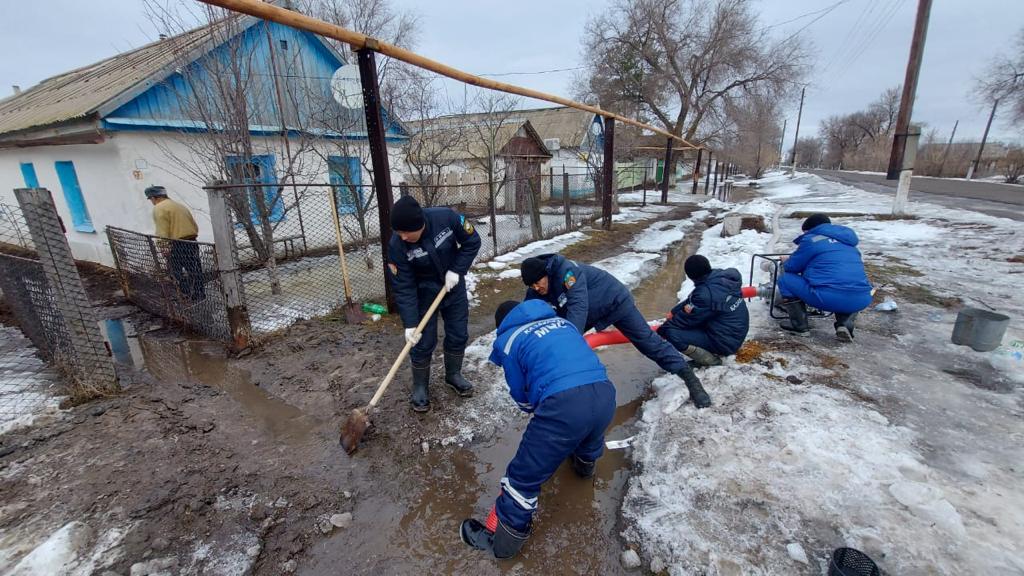 В Западно-Казахстанской области из 5 домов полностью откачано вода