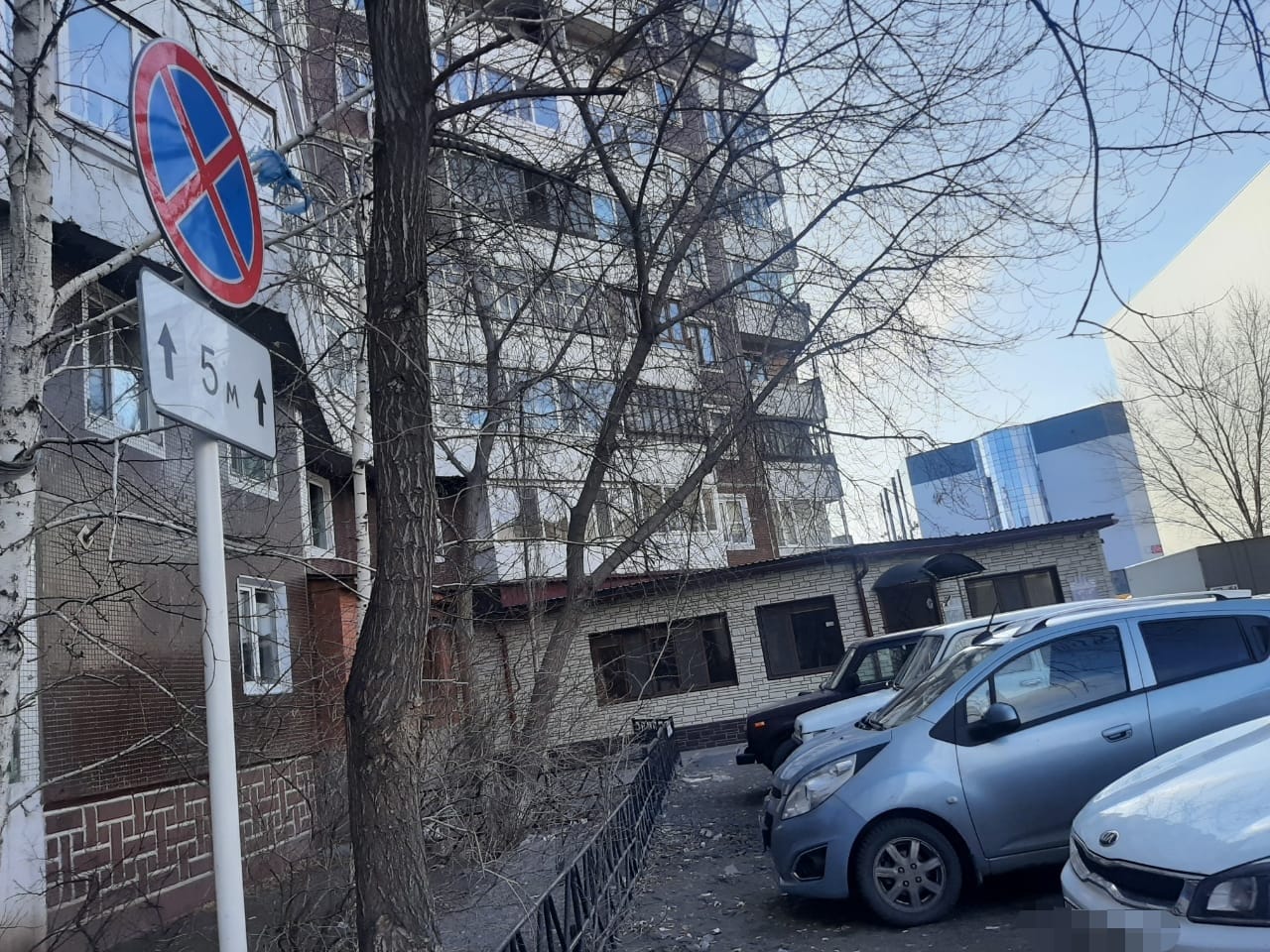 Көлік жүргізушісі тұраққа көлігін дұрыс қоймағаны үшін жазаланды