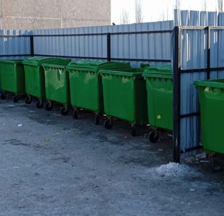 По итогам работы на 14 марта из 43 контейнерных стоянок от мусора очищено 38.