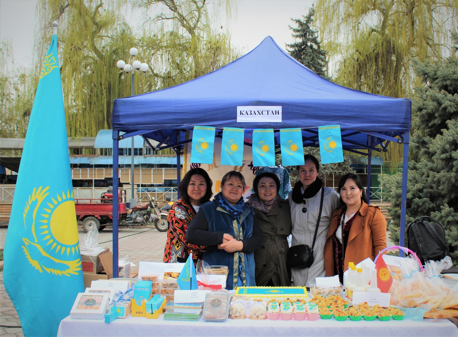 Посольство Республики Казахстан в Кыргызской Республике  приняло участие в благотворительной ярмарке,  приуроченной к празднованию «Наурыз мейрамы»