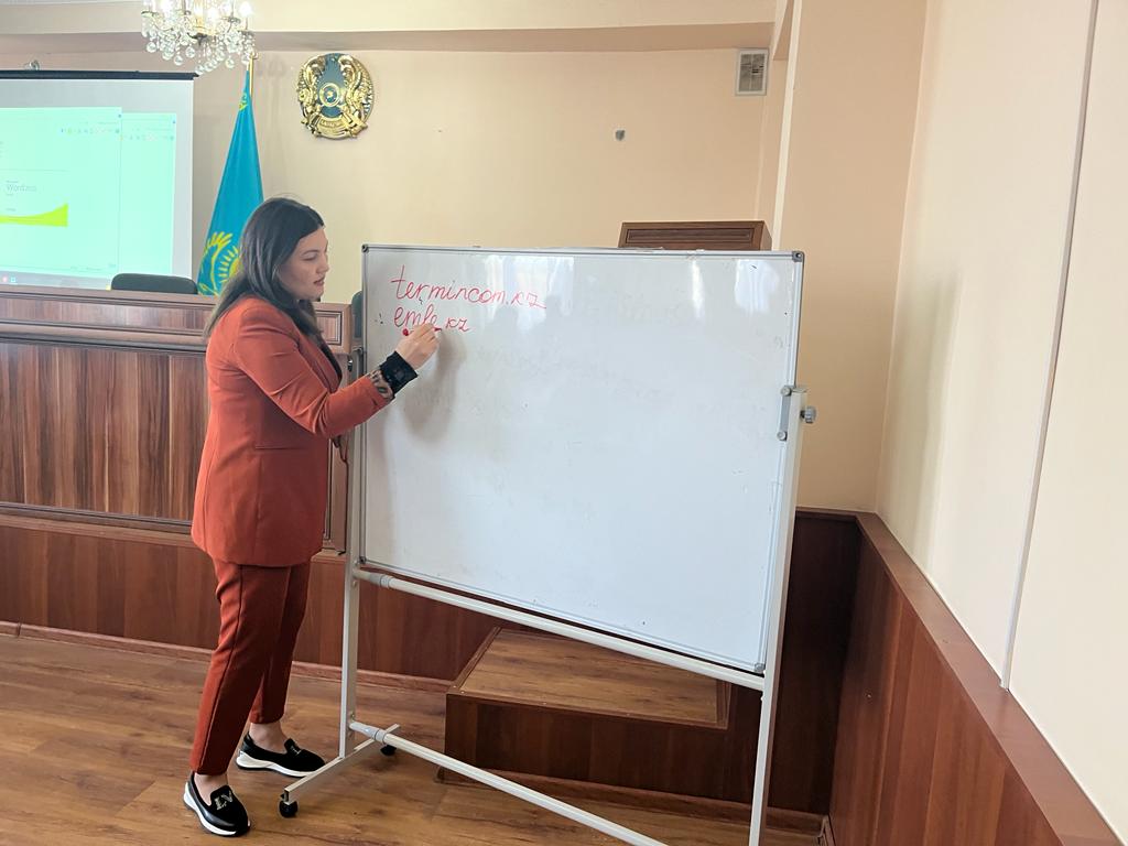 Разъяснен порядок языковых требований