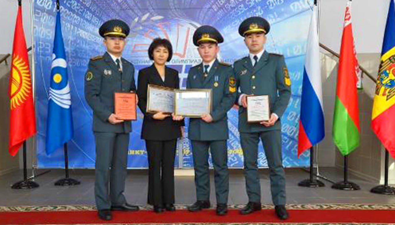На олимпиаде по информатике в Санкт-Петербурге курсанты Минобороны Казахстана заняли третье место