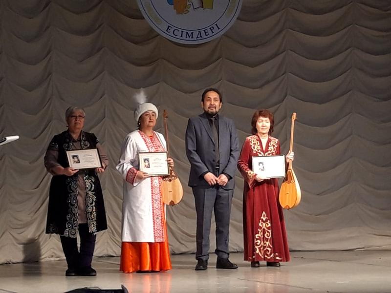 Желіде жыныс мүшесін жұлып алған ер адамды қараңыз.