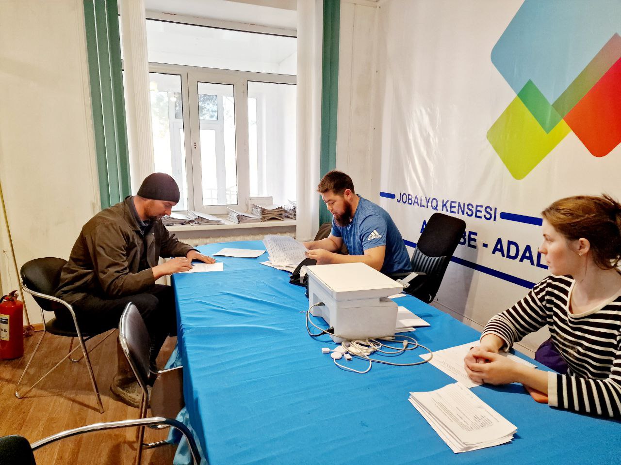 Қобда ауданында су тасқынынан зардап шеккен отбасыларға материалдық көмек көрсетіледі