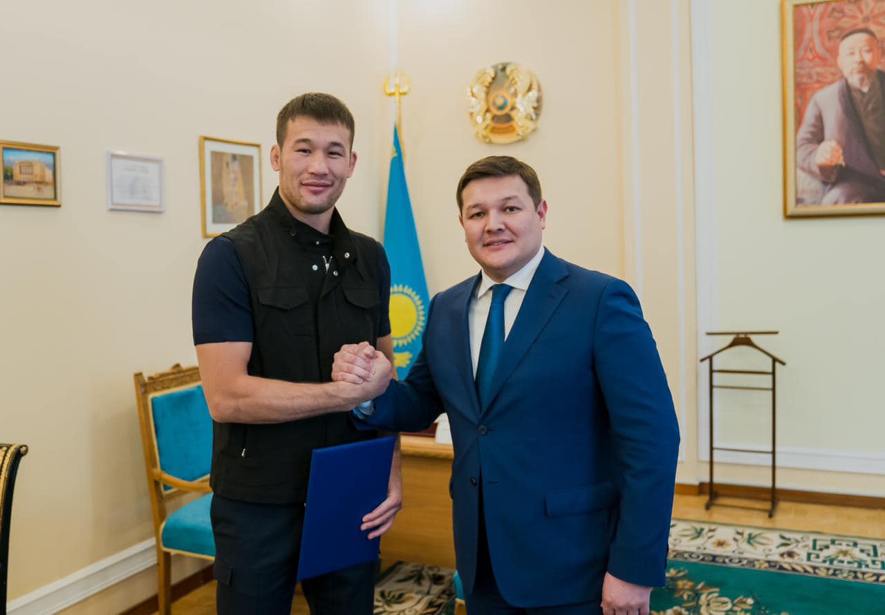 Министр культуры и спорта встретился Шавкатом Рахмоновым