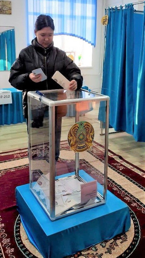 Жас та, жасамыс та сайлауда белсенді