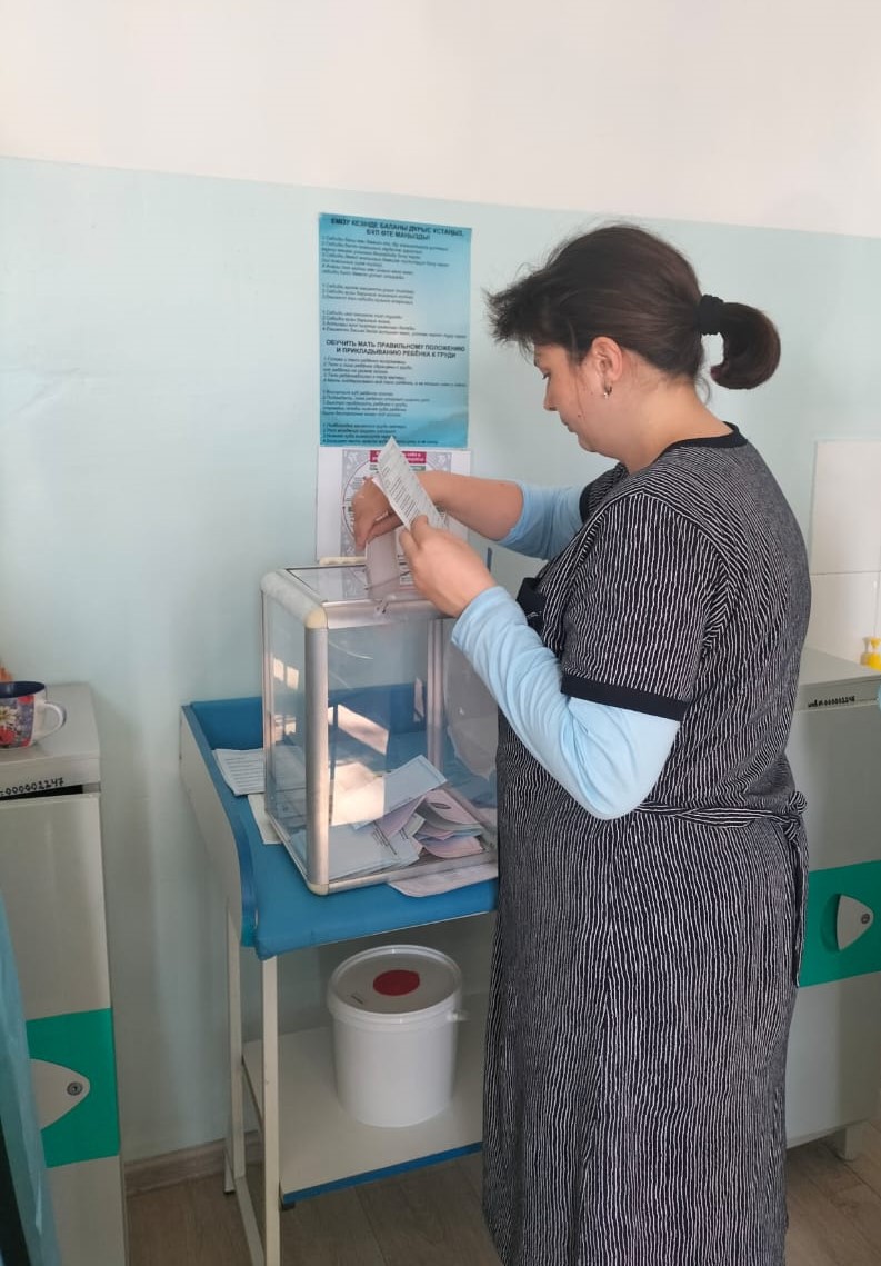 Көксу ауданындағы перзентханада сайлау учаскесі ұйымдастырылды