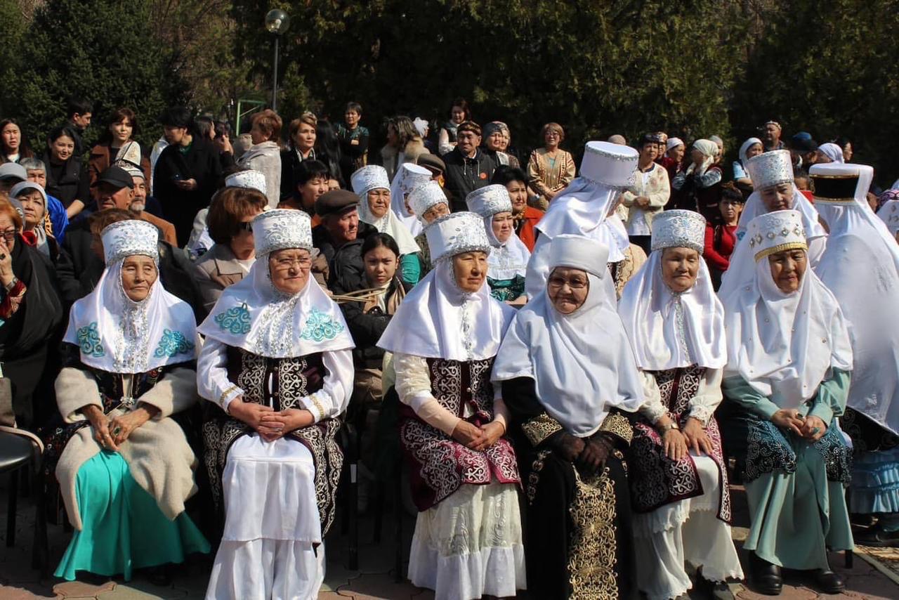 В Алматы поздравили ветеранов и детей с психоневрологическими заболеваниями с праздником Наурыз