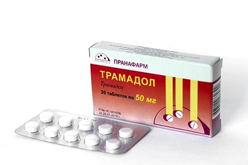 Көшедегі трусисыз әйелдер суреті