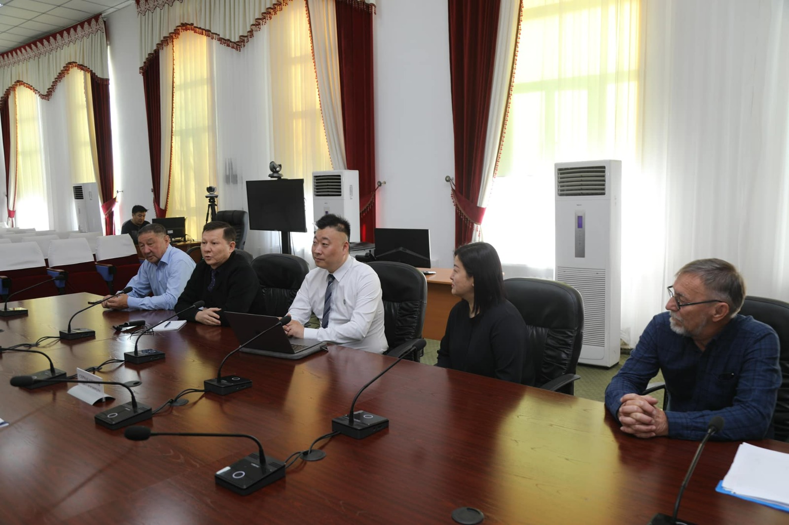 Арал ауданының әкімі инвесторлармен кездесті