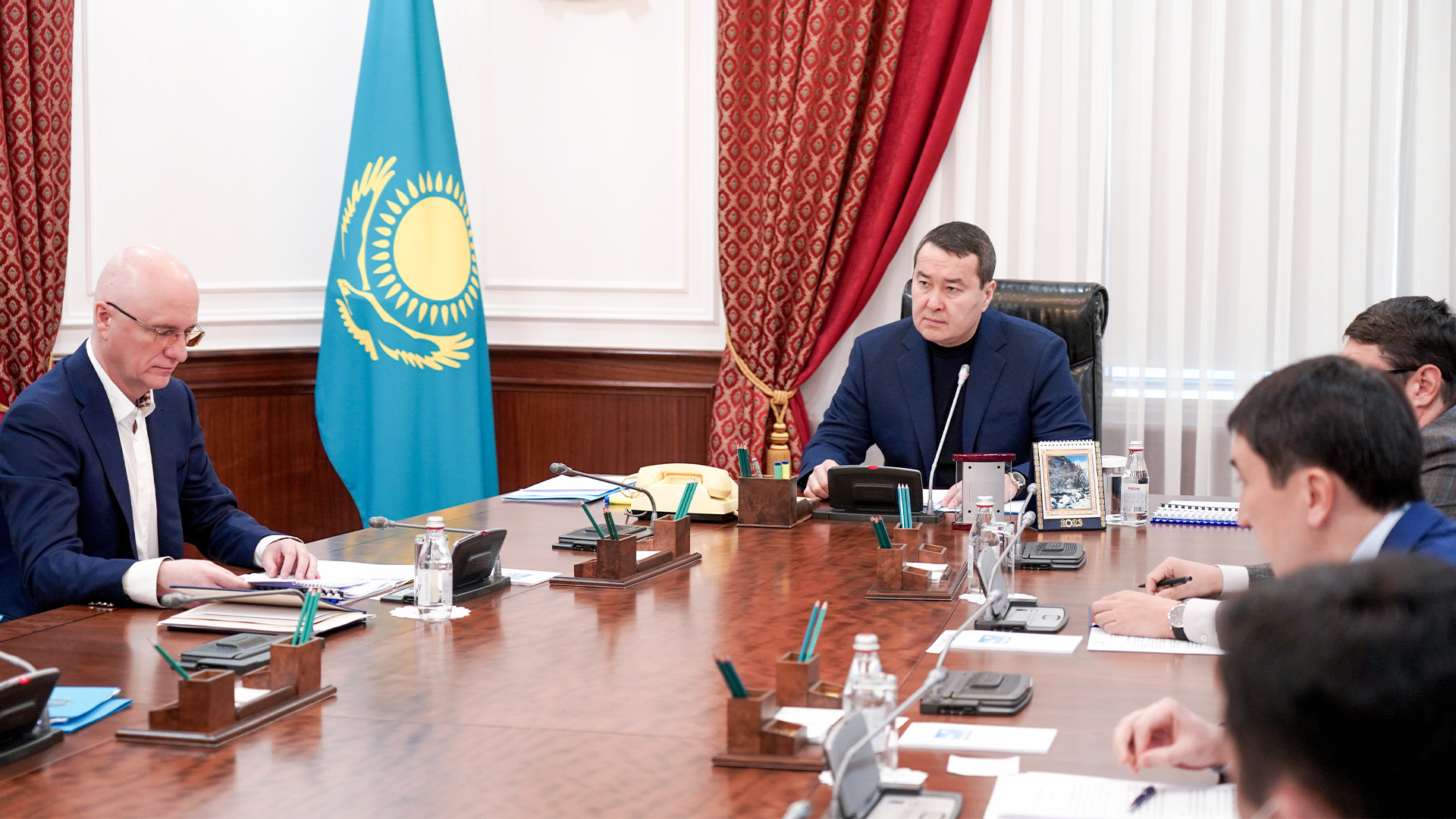 Plans to launch new power generating facilities discussed by Government