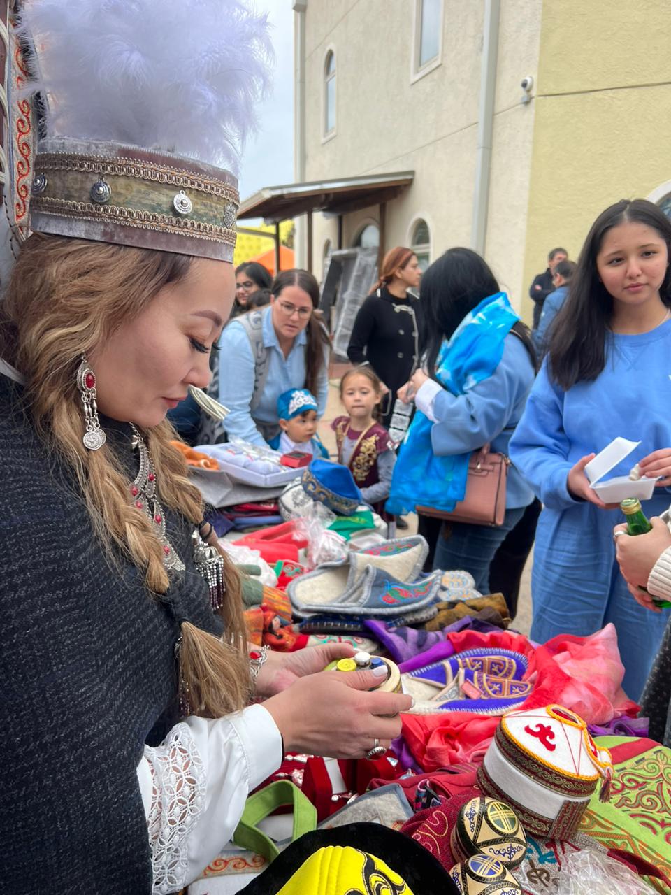 Жамбылдық қолөнершілердің бұйымдары АҚШ-тағы көрмелерге қойылды