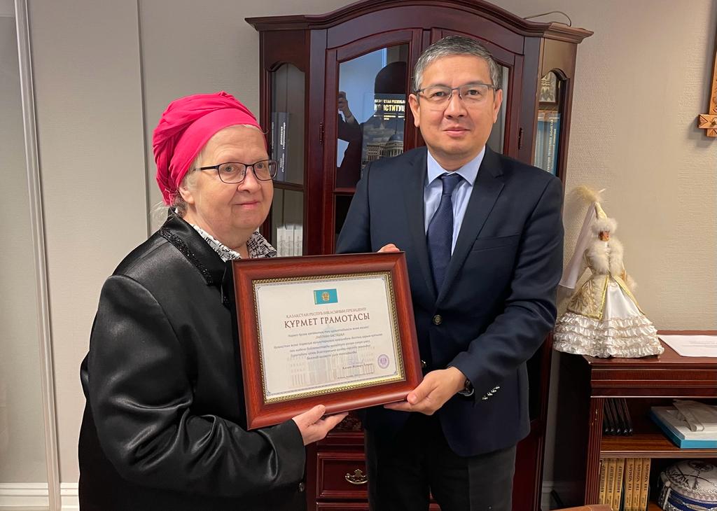 Норвегиядағы қазақ диаспорасының белсендісі Лиллиан Басташ Қазақстан Президентінің Құрмет грамотасымен марапатталды