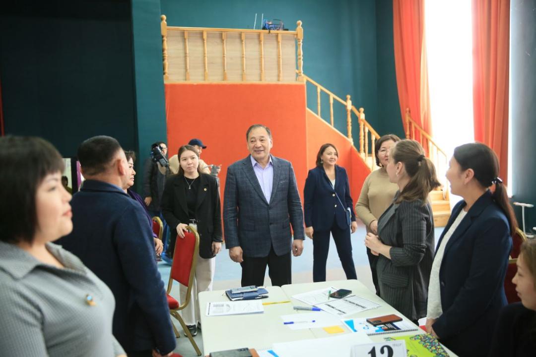 Singapore trainers increase the competence of teachers of Aktobe region