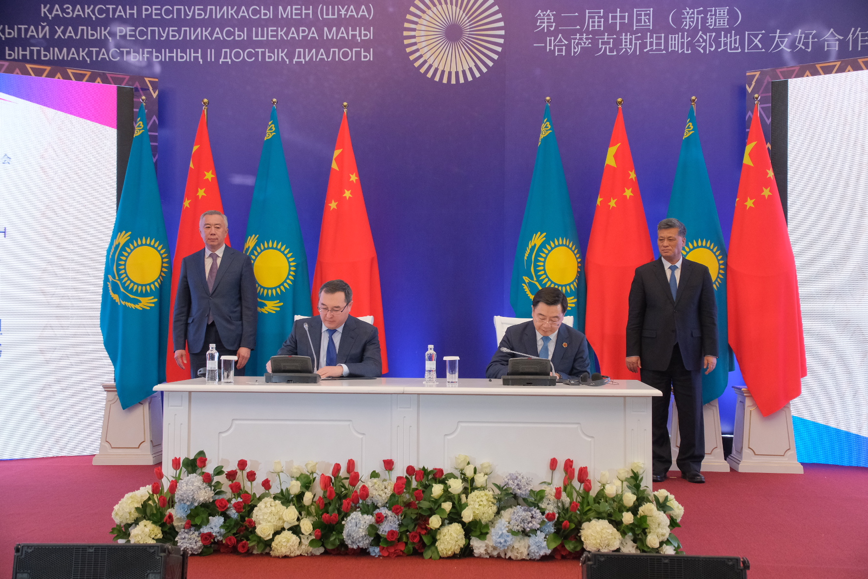 Казахстан и Китай заключили 16 двусторонних документов на форуме приграничного сотрудничества