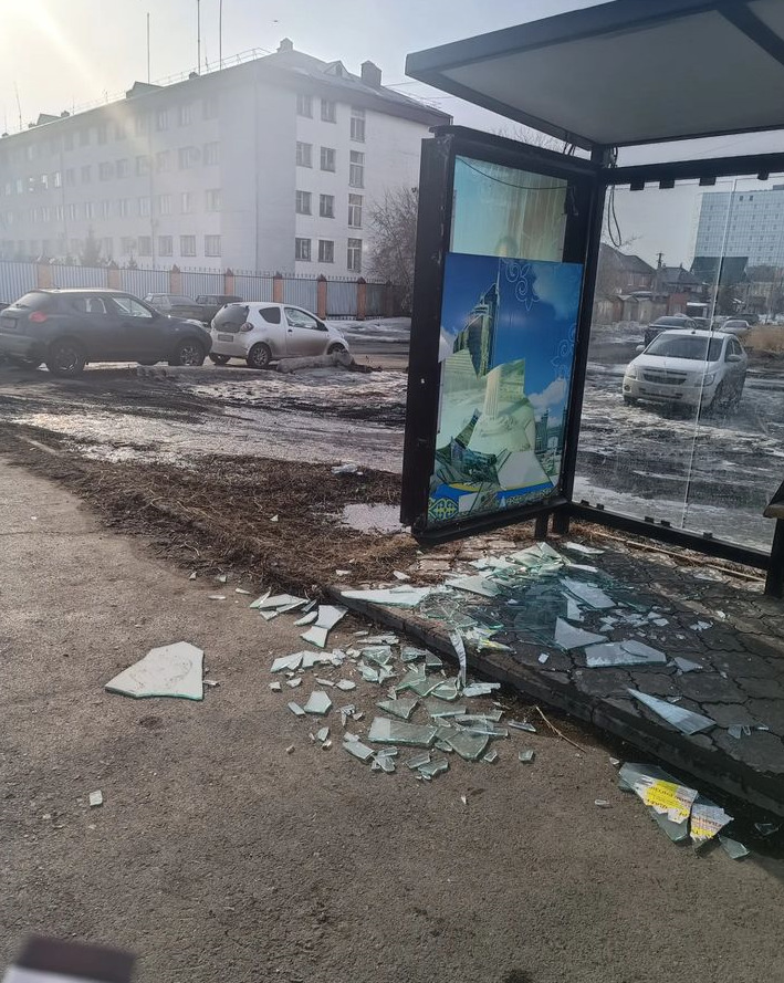 Петропавлда аялдама әйнегін сындырған тұрғын қамауға алынды