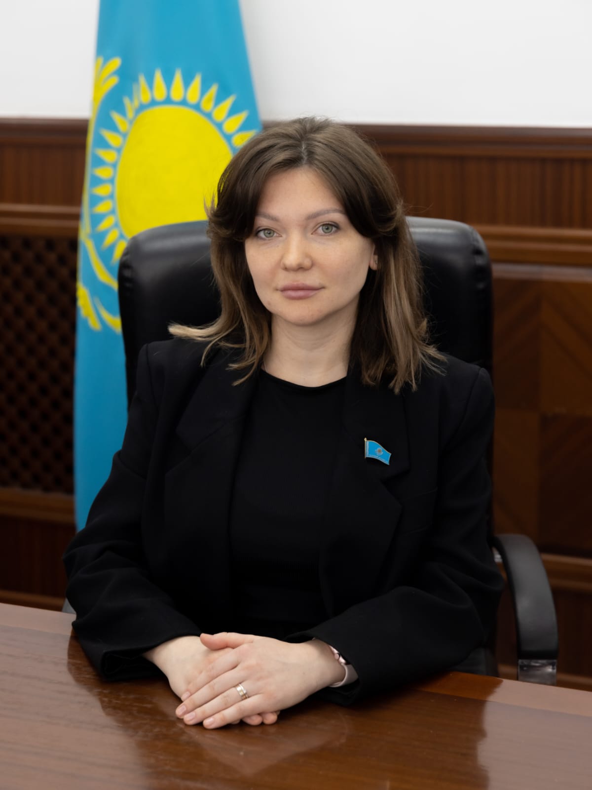 Столярова