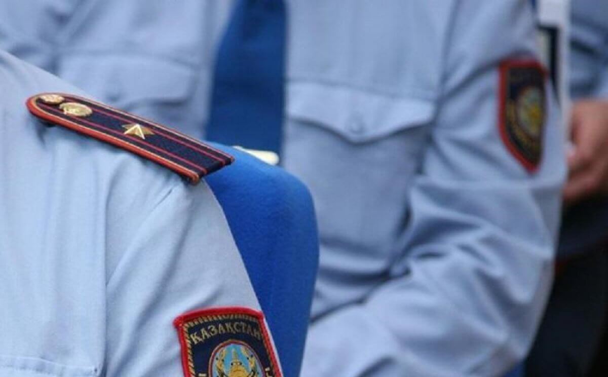 Работник АЗС похитил автомобиль с заправочной станции.