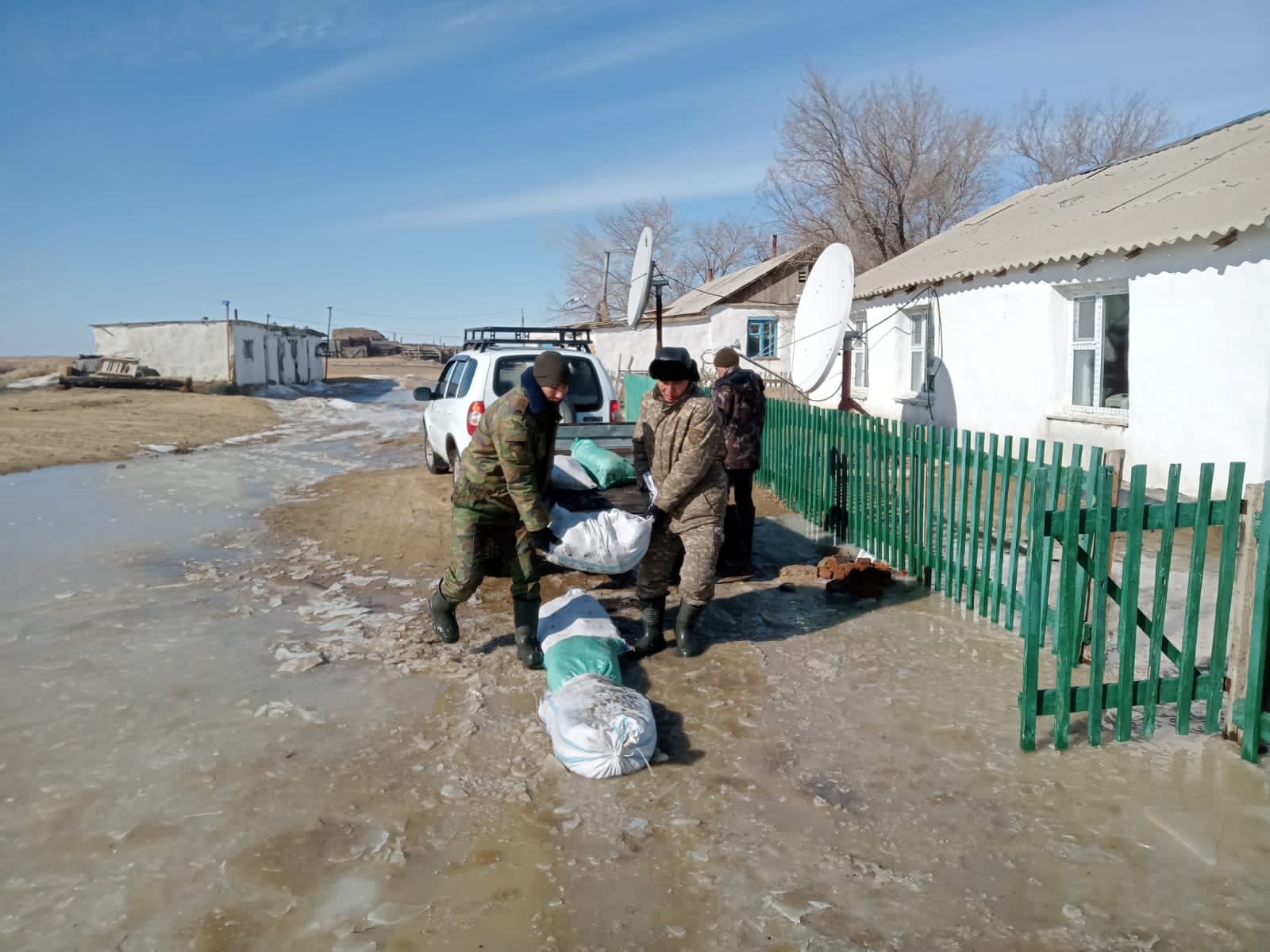 В Костанайской области оперативно устранили подтопление в селе Түйемойнақ