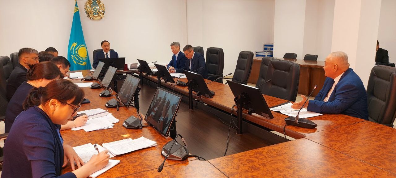 Ербол Қарашөкеев азаматтарды жеке қабылдады