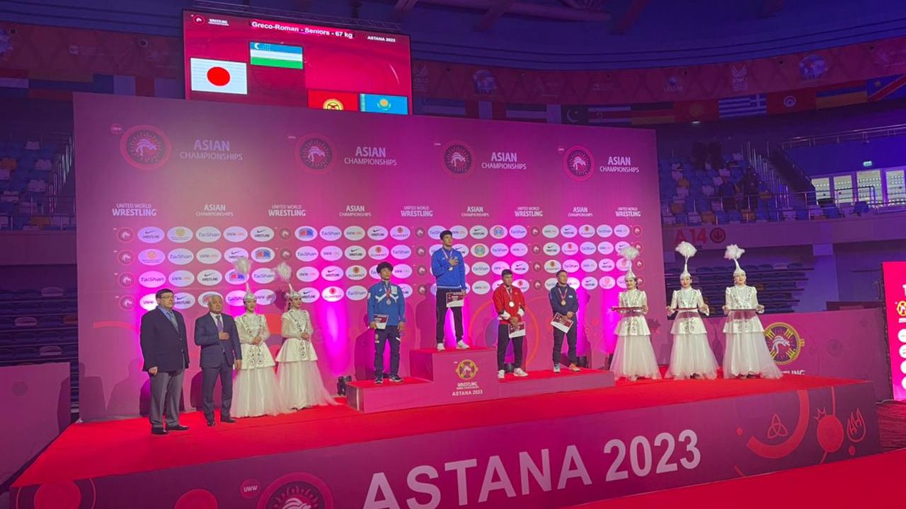 Карагандинские борцы завоевали два золота и бронзу на чемпионате Азии