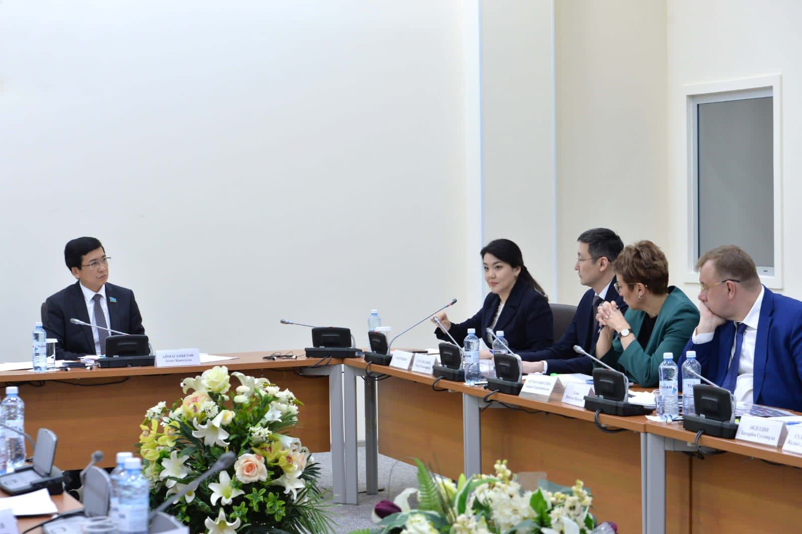 А. ҒИНИЯТ ҚР ПРЕЗИДЕНТІНІҢ САЙЛАУАЛДЫ ПЛАТФОРМАСЫН ІСКЕ АСЫРУ ШЕҢБЕРІНДЕГІ ДЕНСАУЛЫҚ САҚТАУ САЛАСЫ ҚЫЗМЕТІНІҢ НӘТИЖЕЛЕРІ МЕН ЖОСПАРЛАРЫ ТУРАЛЫ АЙТЫП БЕРДІ