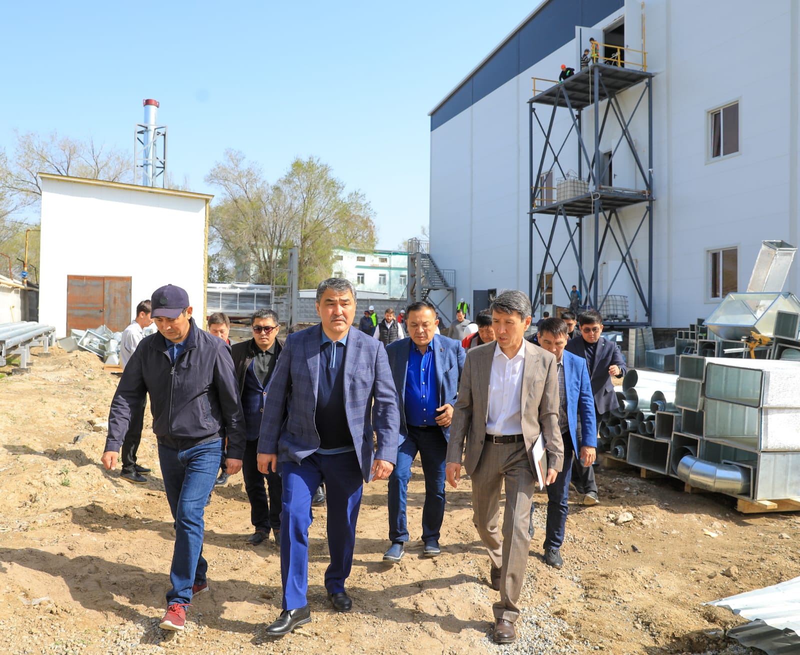 Облыс әкімі «ОтарБиофарм» ЖШС-нің жұмысымен танысты