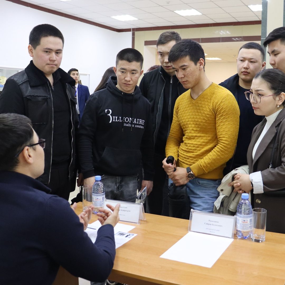 Астанада студенттерге арналған бос жұмыс орындарының жәрмеңкесі өтті