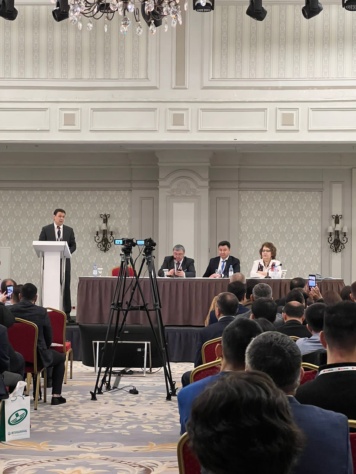 В  АЛМАТЫ СОСТОЯЛСЯ VI КОНГРЕСС  АНЕСТЕЗИОЛОГОВ И РЕАНИМАТОЛОГОВ