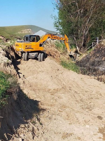 ТҮРКІСТАН ОБЛЫСЫНДА КАНАЛДАРДЫ ТАЗАЛАУ ЖҰМЫСТАРЫ ЖҮРГІЗІЛУДЕ