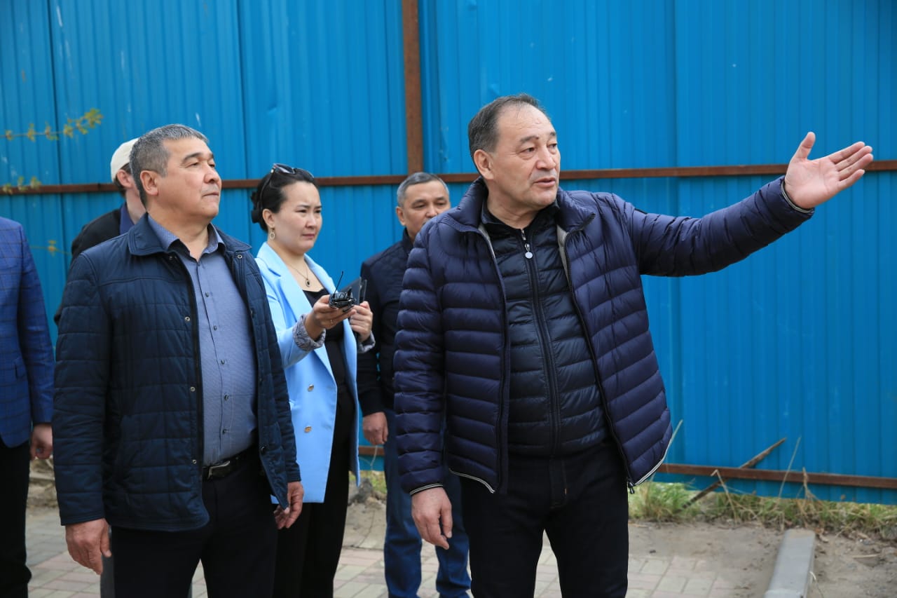 Ақтөбенің орталығындағы аулааралық жолдарды жапқан заңсыз қоршаулар бұзылады