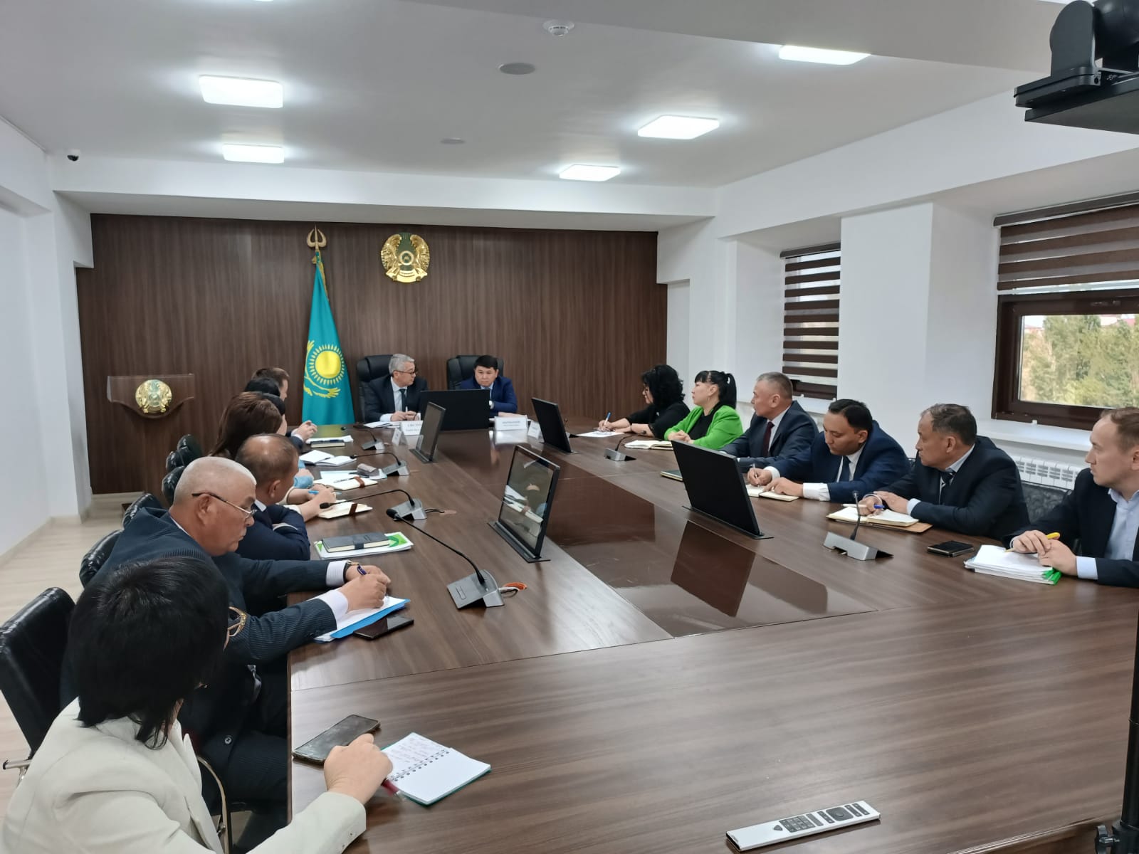 Білім саласындағы өзекті мәселелер аясында жиын өтті
