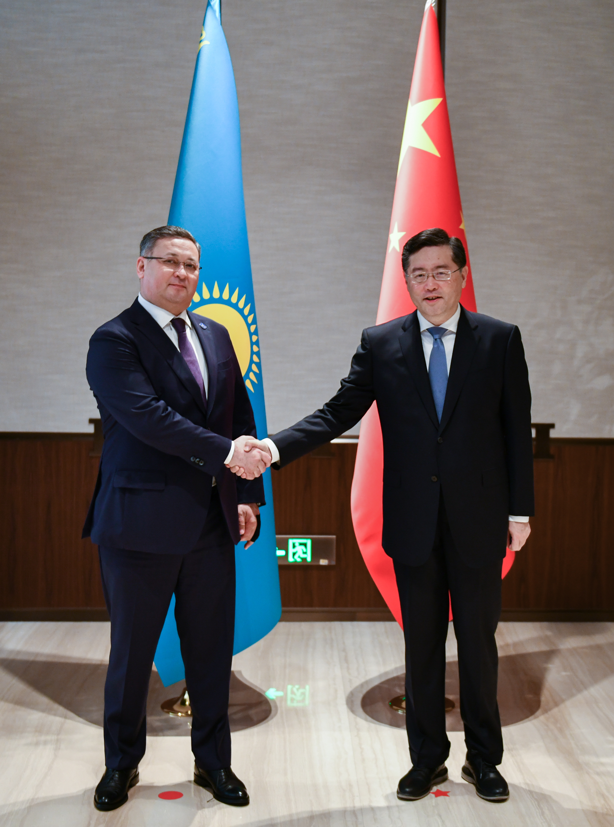 Главы внешнеполитических ведомств Казахстана и Китая провели переговоры