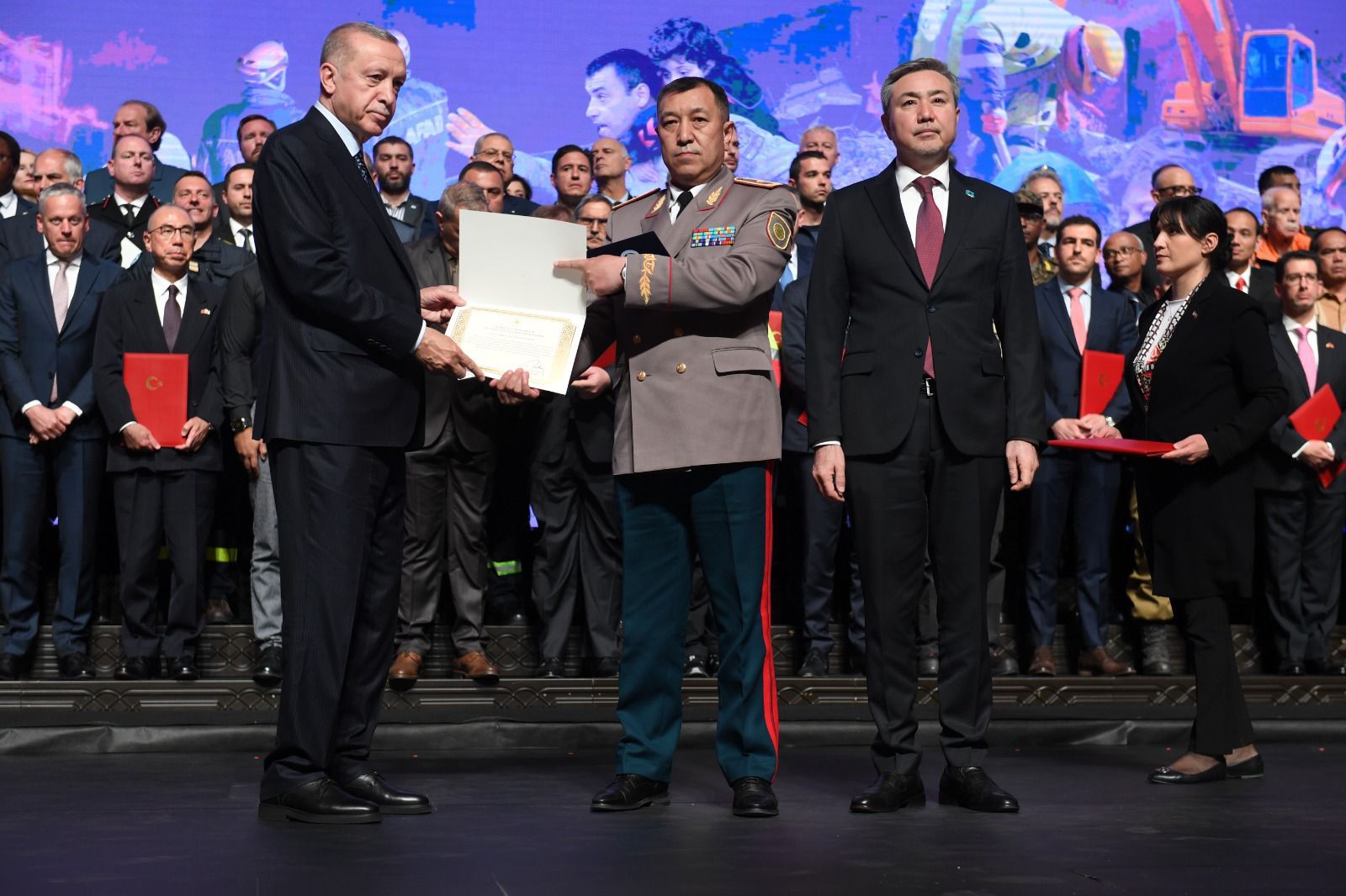 Представители ряда стран награждены государственной наградой Турецкой Республики
