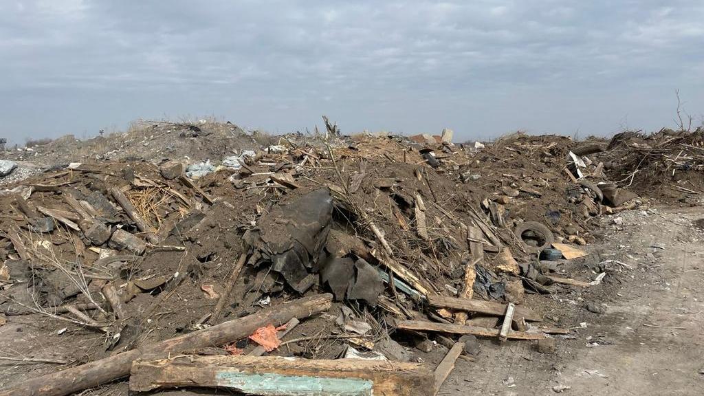 В Караганде задержали жителя за вывоз мусора на несанкционированную свалку