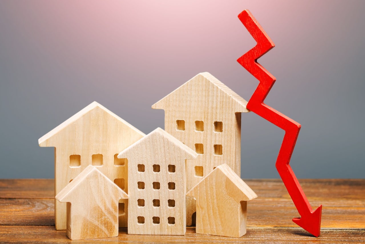 Цены на рынке жилья по всем сегментам за месяц показали снижение