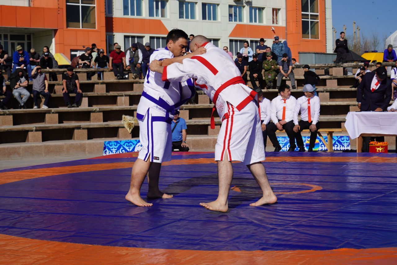 Көкшетауда қазақ күресінен "Ақмола барысы"турнирі өтті